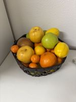 Rustikaler Korb aus Metall, Vintage-Stil, Herbstdeko