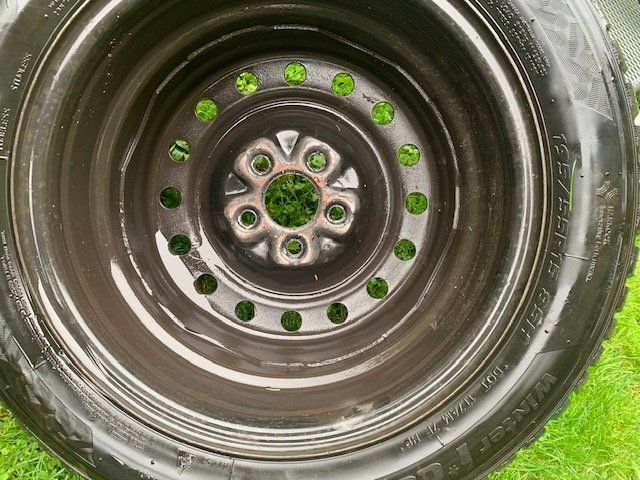 Chrysler Cerchioni: Winterpneu mit Stahlfelgen – Nuovo (secondo la descrizione) da Stettfurt venduto da daxboeckh