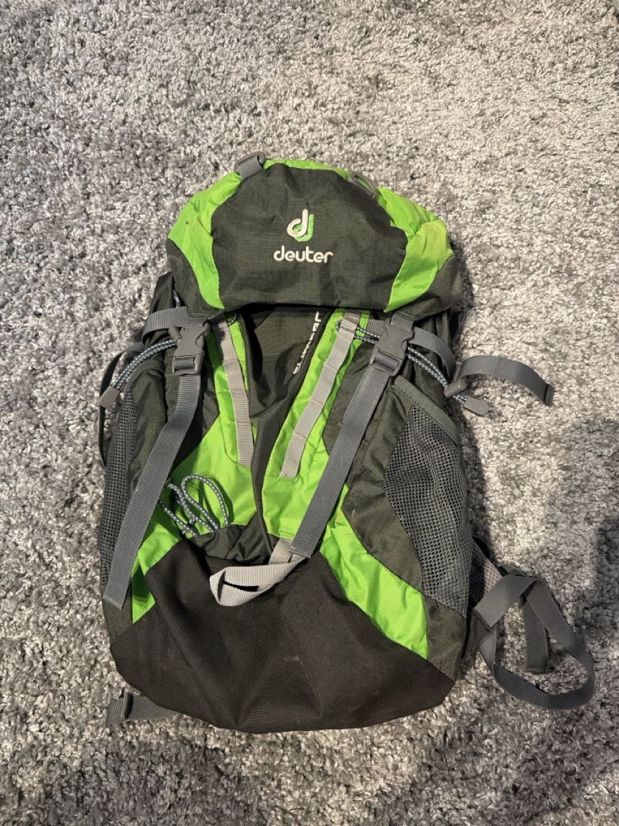 Deuter Zaini: Deuter Wanderrucksack – Usato da Stallikon venduto da Boeschmar