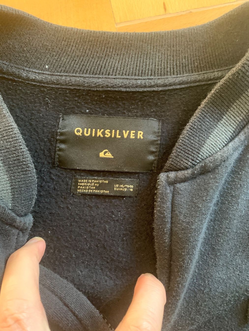 Quiksilver Maglioni & Felpe: Hoodie Quiksilver 16 ans noir – Usato da Küssnacht am Rigi venduto da FFKA 2