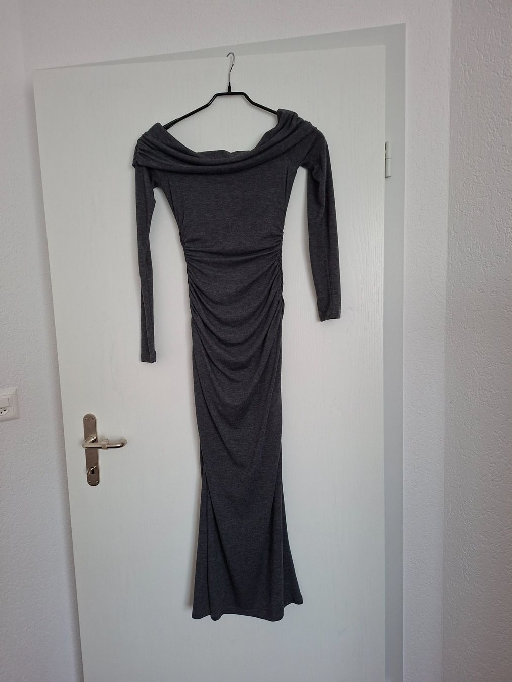 Kleider: Langes Kleid – Gebraucht aus Schwarzenbach SG von mel_s6jj 1