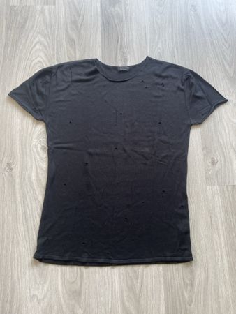 Schwarzes T-Shirt mit Löchern, Distressed Look, Grösse XL