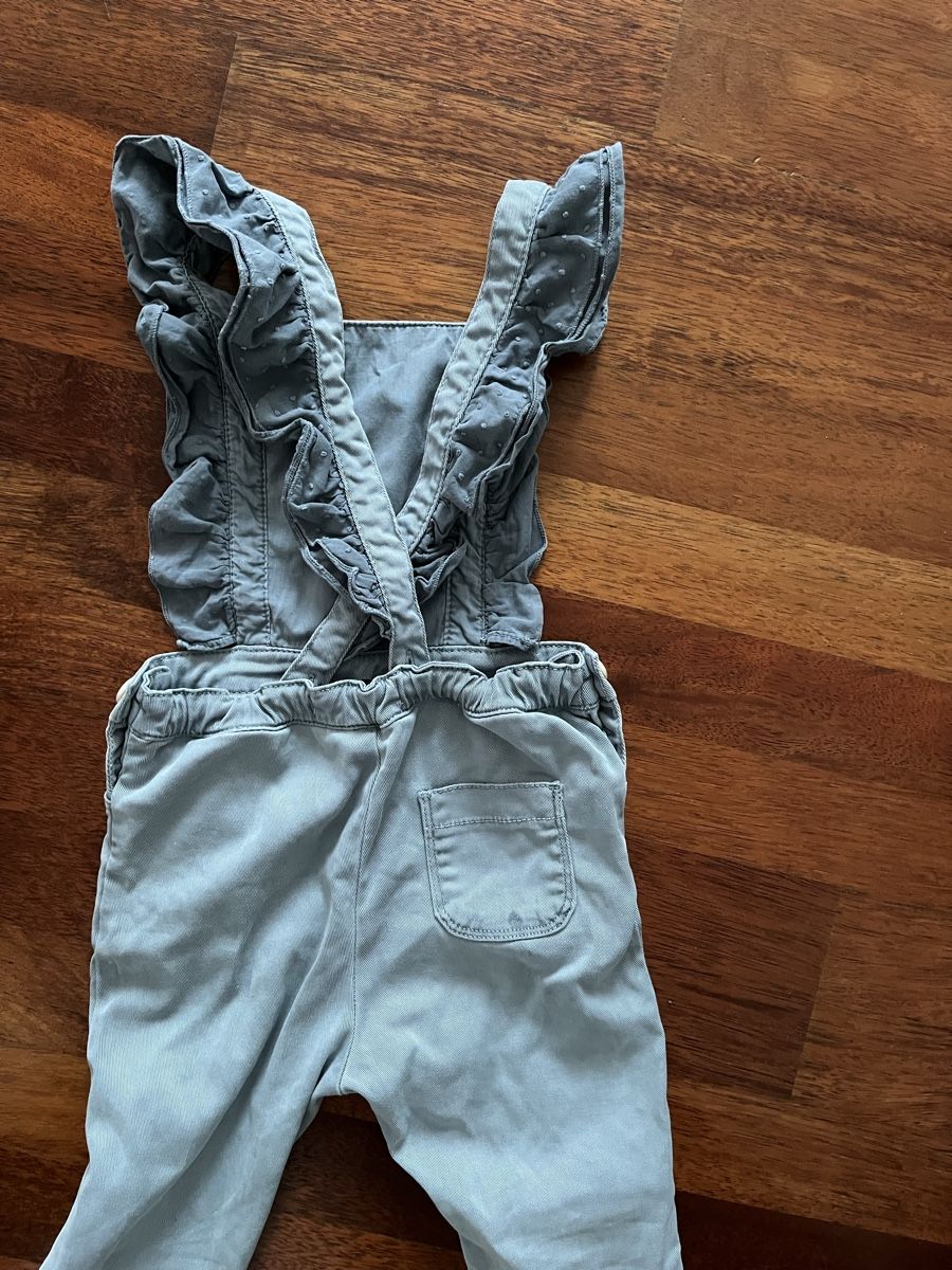 Zara Jumpsuits: wunderschöne Latzhose von Zara, Grösse 98 – Gebraucht aus Männedorf von Qurop 3
