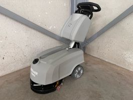 Nettoyeuse de sol Kremer KRM30