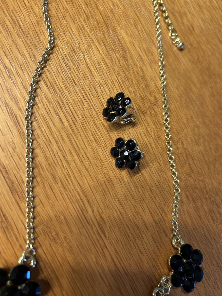 Catenine: Modeschmuck Halskette mit Ohrclips – Nuovo (secondo la descrizione) da Lengnau AG venduto da Mefari 2