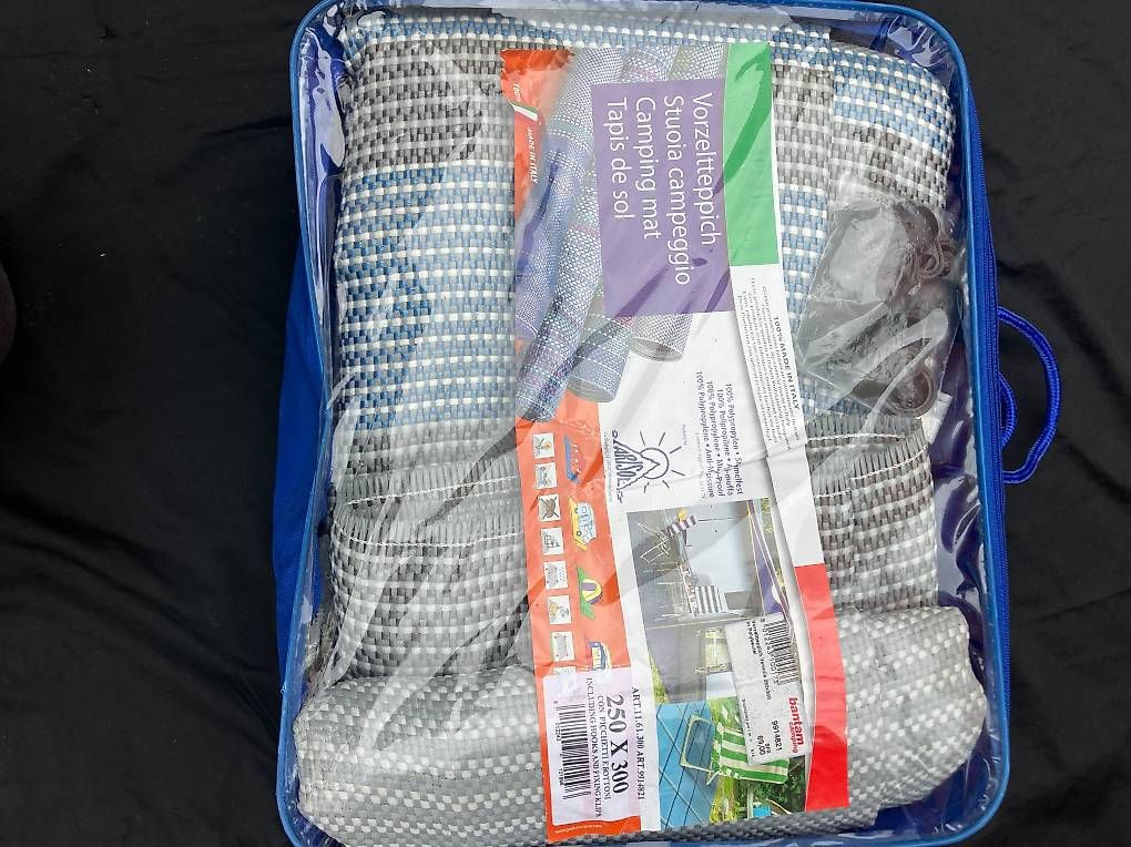 Tapis: Vorzelt Teppich 250 x 300 – D'occasion à Kriens par Gartenfee03