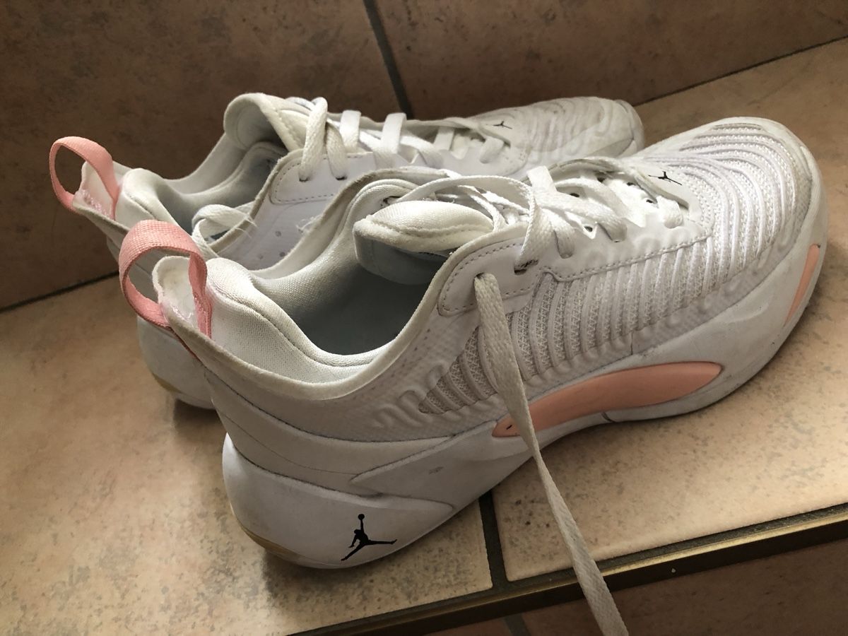 Jordan Scarpe da donna: Scarpe Jordan tg 36,5 – Usato da Rancate venduto da Birbine 2