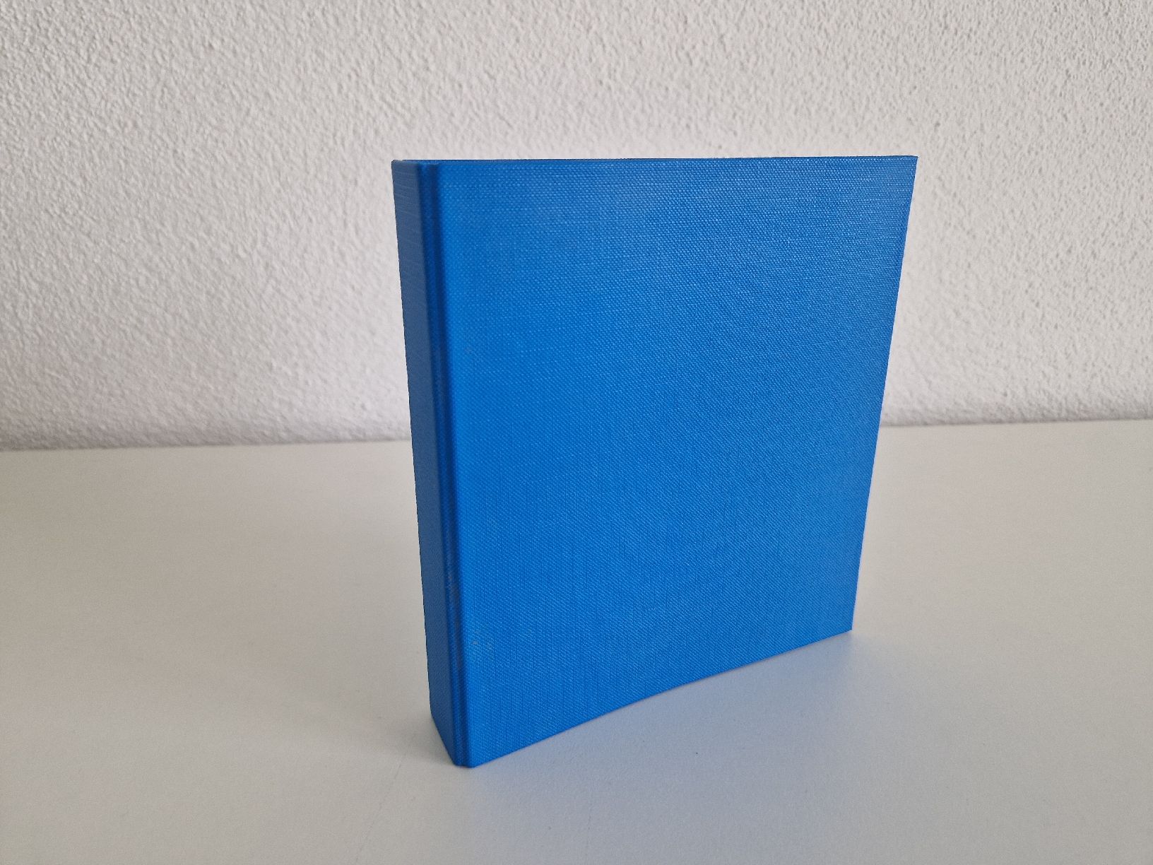 Raccoglitori: Ordner Blau - klein ca. A5 /A6 Grösse – Usato da Buchs SG venduto da mr9470