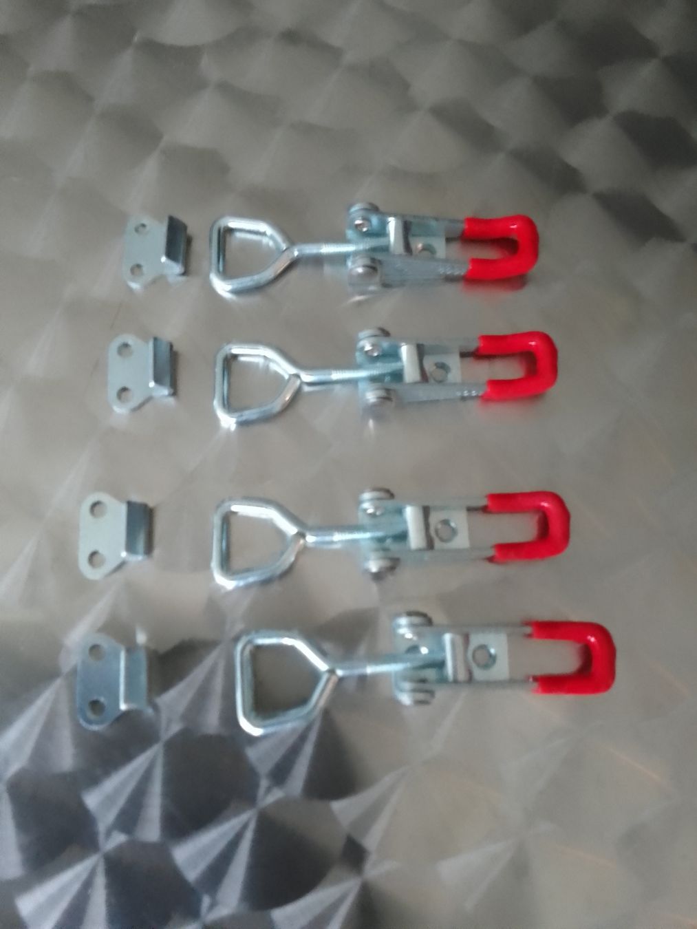 Eisenwaren: 4 x Spannverschluss Neu – Neu und originalverpackt aus Ebmatingen von swiss.canadian