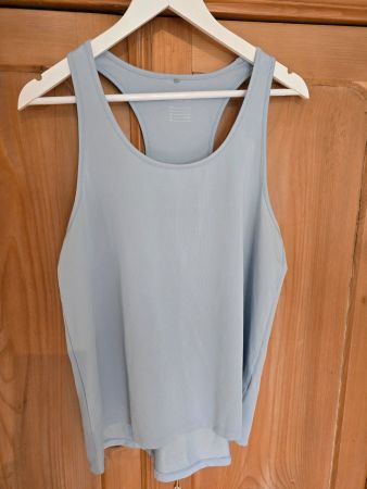 8 x Sport Tanktop Grösse M