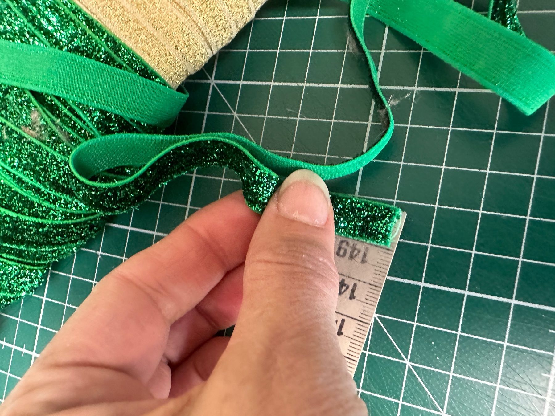 Altro in Bricolage: VERSCHIEDENE SPEZIELL GUMMIBAND – Nuovo (secondo la descrizione) da Bottighofen venduto da M.O.L 8