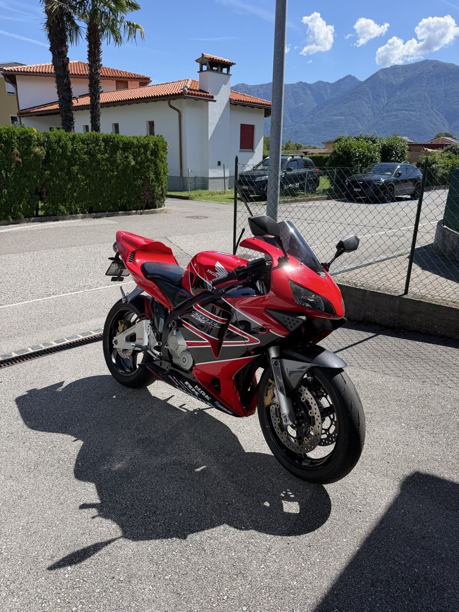 Honda Route: Cbr 600rr – D'occasion à Losone par cop_j98q
