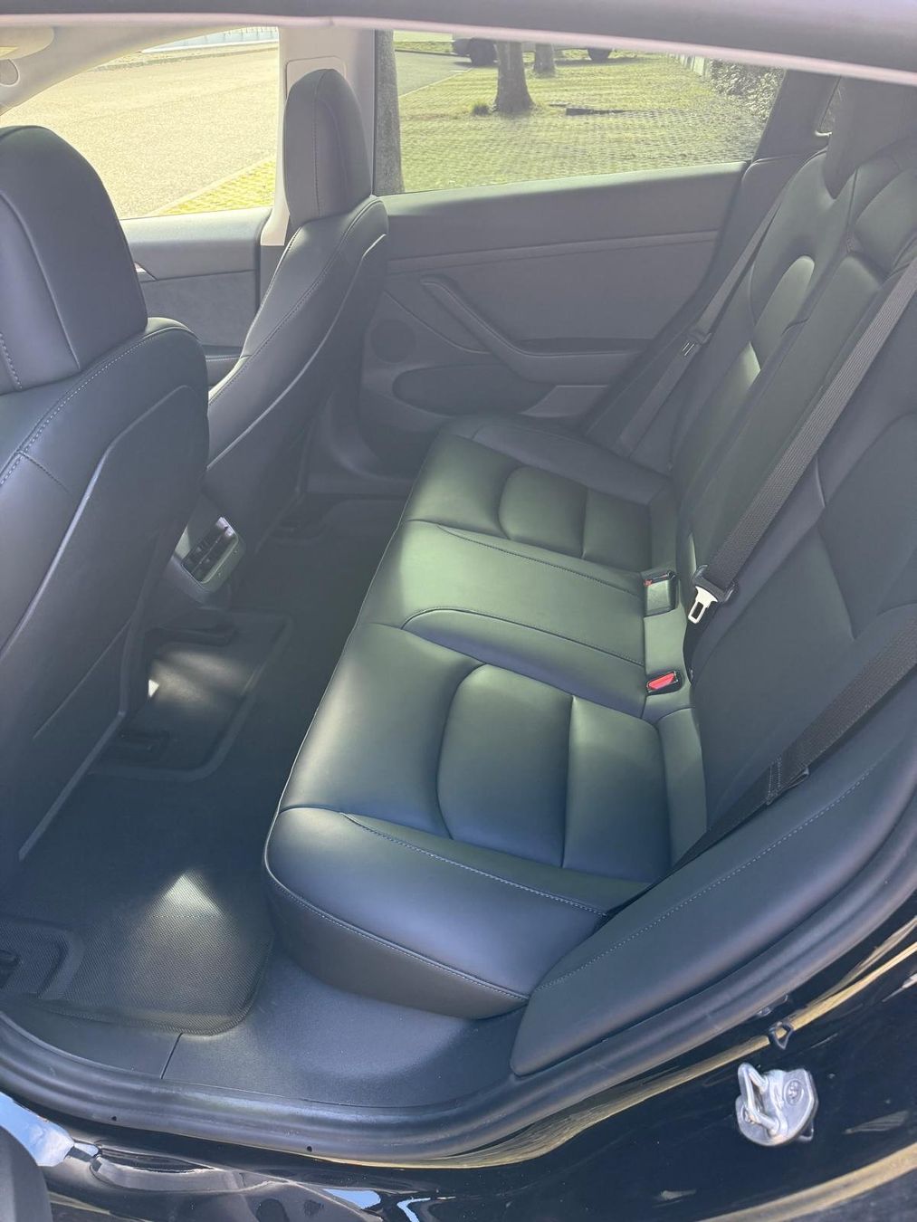Tesla Automobili: Tesla Model 3 2021 Facelift – Usato da Dintikon venduto da bes_96 3
