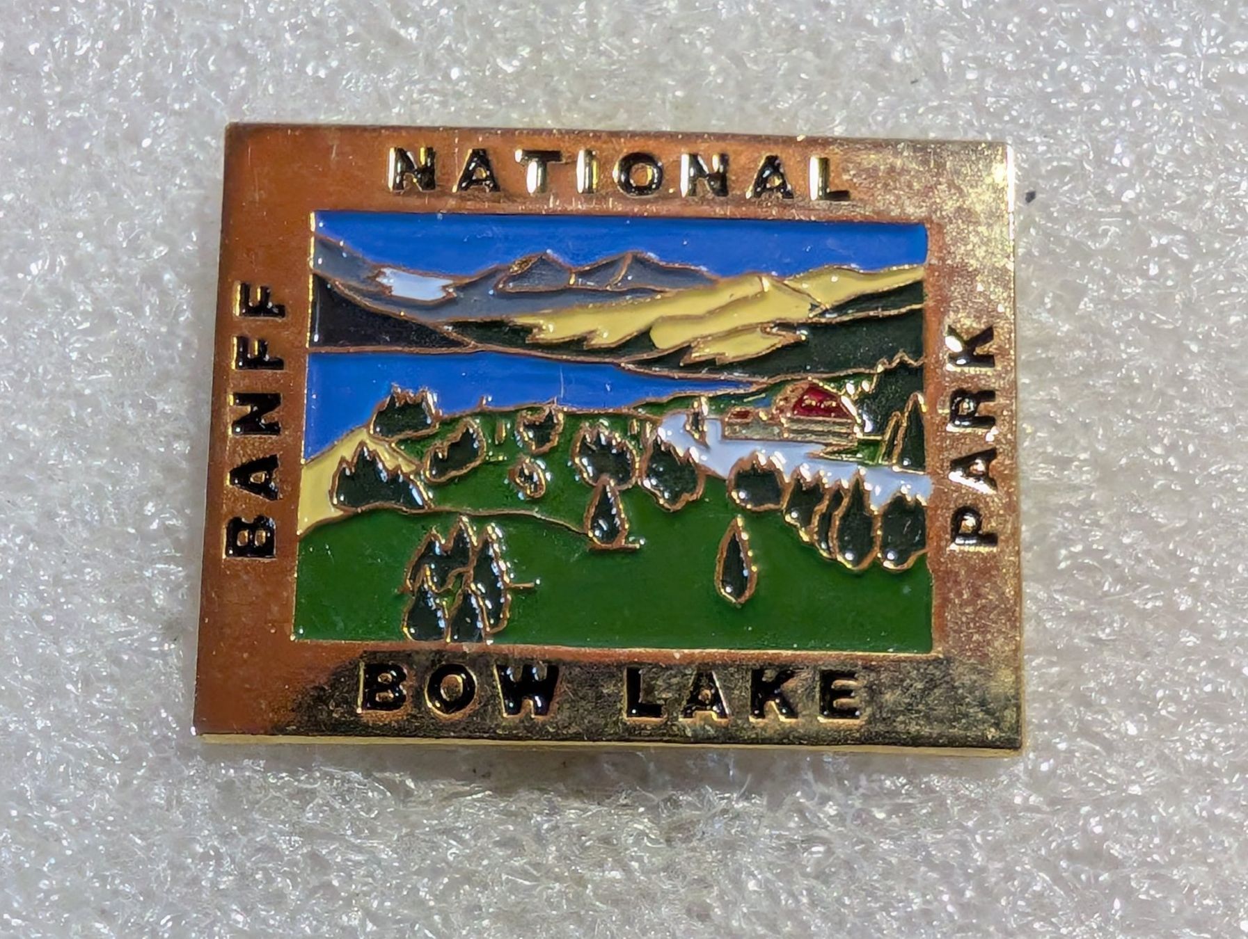 Placchette & Badge: Ansteckpin 69: Bow Lake – Usato da Oppligen venduto da Pin-Fall-Shop