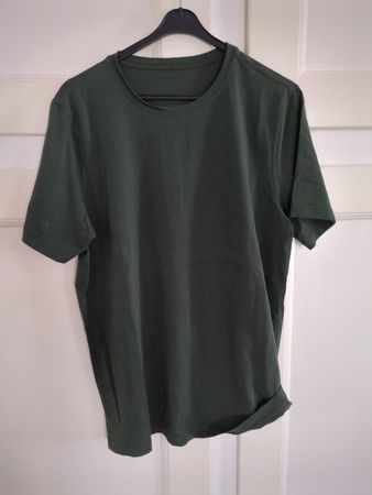 Vuori Men's Green T-Shirt - Excellent Condition - Large
