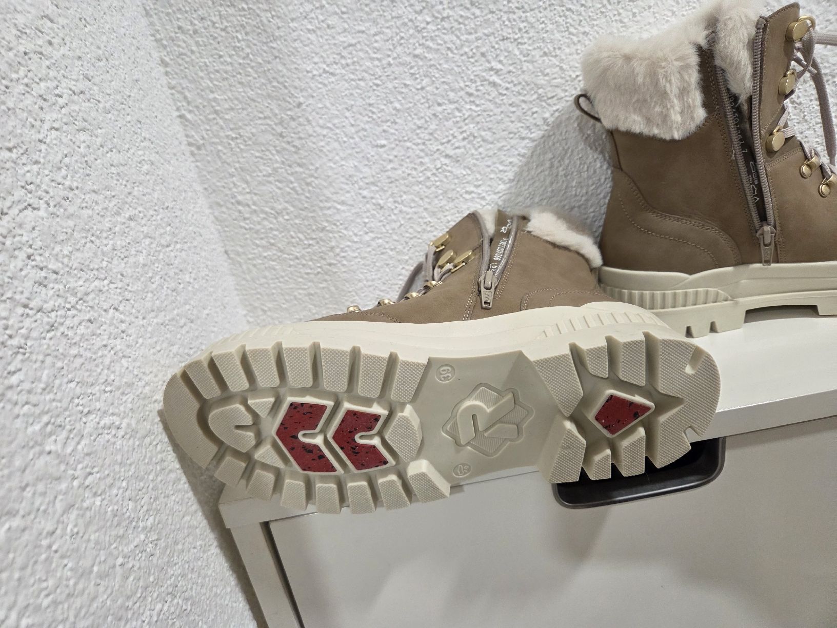 Damenschuhe: NEU Winterboots Damen, Grösse 39 – Neu (gemäss Beschreibung) aus Döttingen von kla_2gxb 2