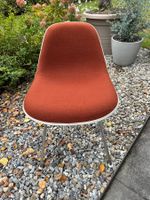 Eames Side Chair (Hopsak)La Fonda Schale.