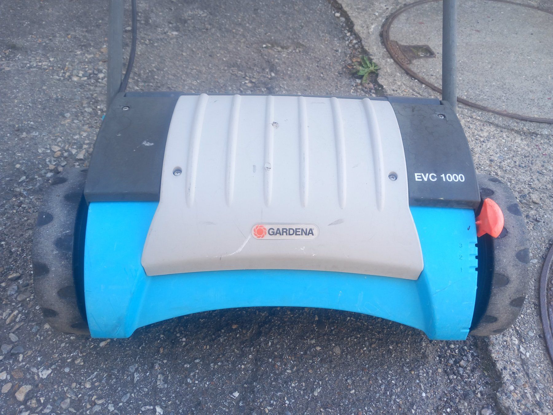 Gardena Bodenbearbeitungsgeräte: Scarificatore Gardena EVC1000 – Neu (gemäss Beschreibung) aus Motto (Blenio) von Vale.L85 1
