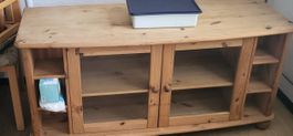 Möbel Massivholz mit Glastüren guter Zustand