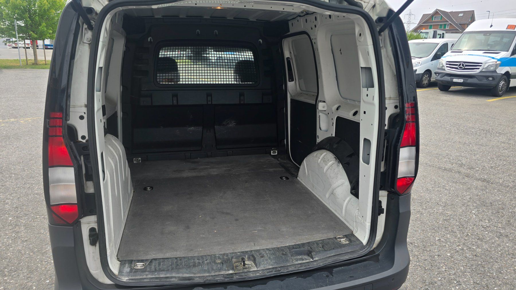 VW Nutzfahrzeuge: VW Caddy 2.0 TDI frisch ab MFK – Gebraucht aus Emmenbrücke von meu_2j8p 5