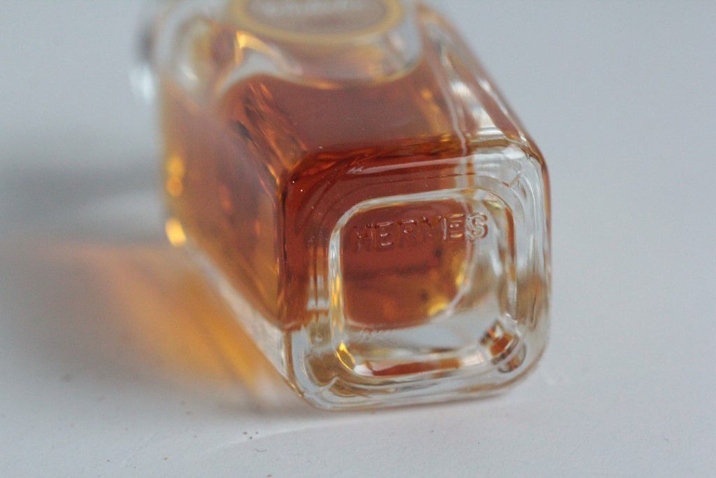 Hermès Profumi & Eau de Toilette: HERMES Extrait Parfum Calèche 7,5 ml – Usato da Vandoeuvres venduto da Dom-Tom 2
