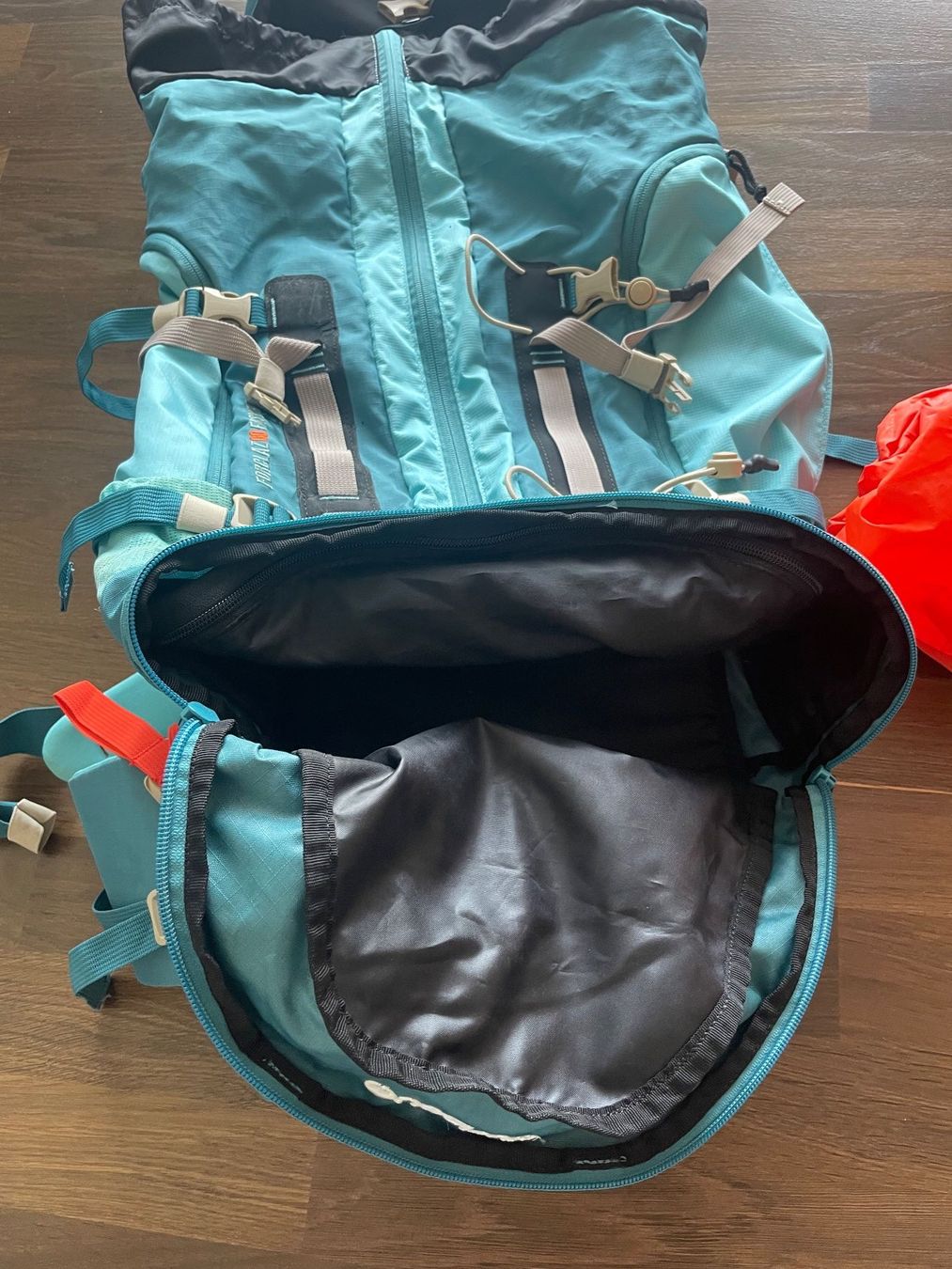 Decathlon Zaini: Rucksack/ Sac à dos 60L – Usato da Olten venduto da B3ren 7