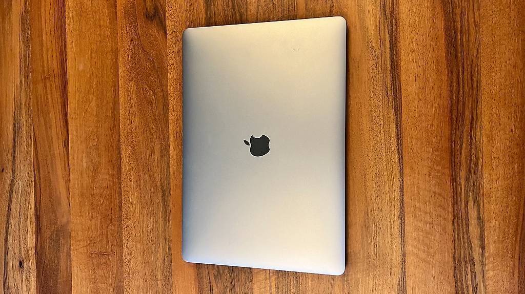 Notebook: MacBook Pro 15" (2018) 16GB RAM – Usato da Zürich venduto da phi_9hc8
