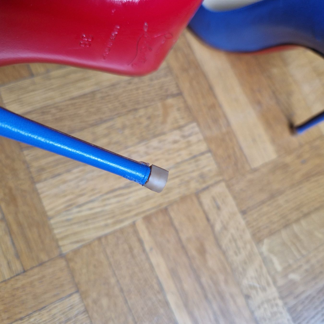 Christian Louboutin Scarpe da donna: Louboutin bleu 36 – Usato da Onex venduto da AF. 3