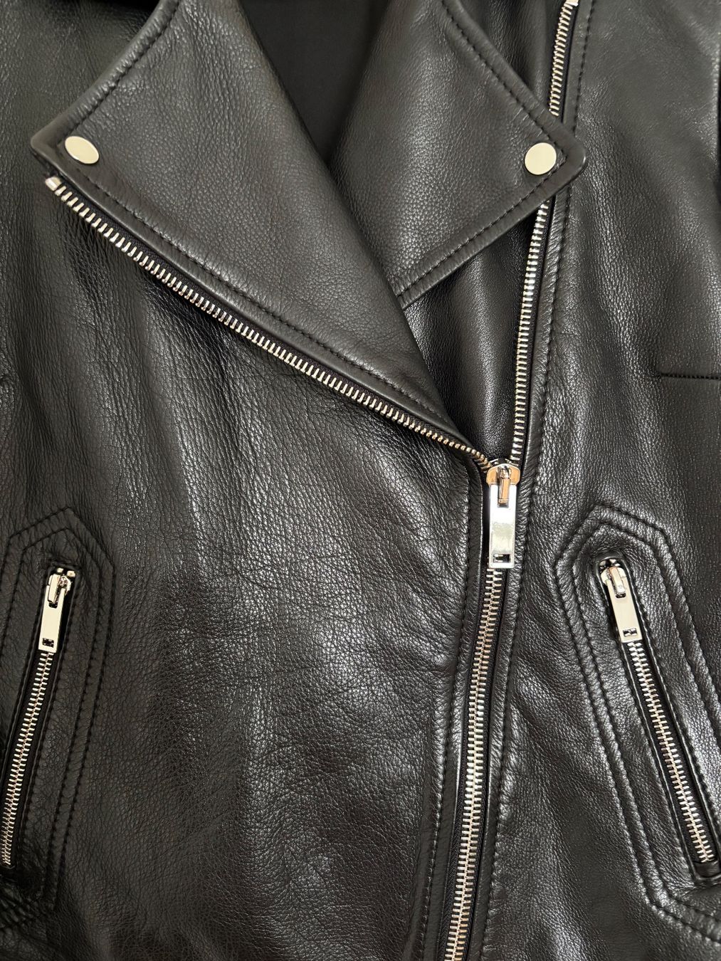 Massimo Dutti Jacken: Lederjacke im Bikerstil MASSIMO DUTTI, Grösse M, Schwarz – Gebraucht aus Zürich von ritschi37 2