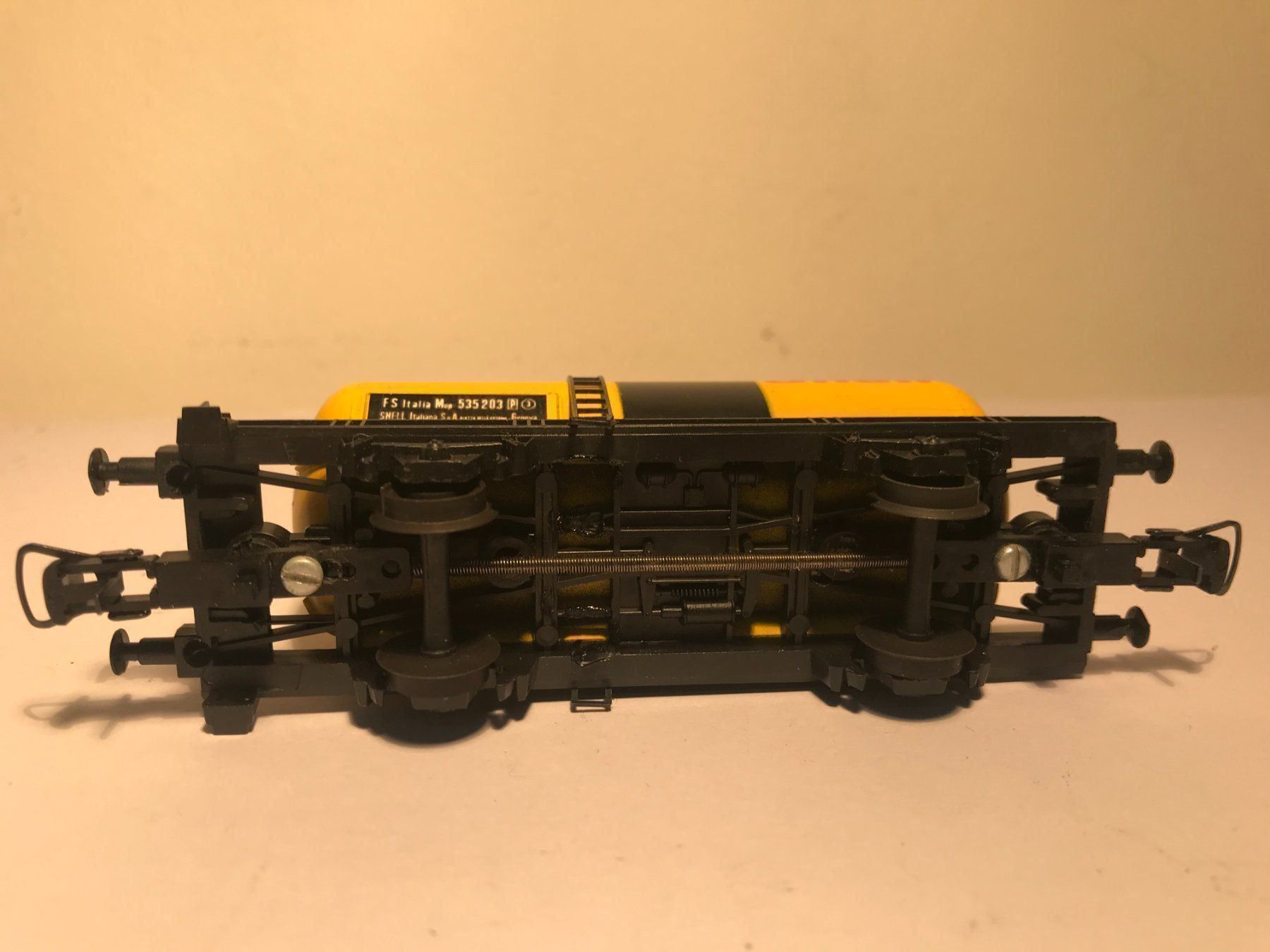 Lima Modelleisenbahnen: LIMA Schell Tankwagen 2713, DC Achsen – Gebraucht aus Buchrain von Modellbahn11 6