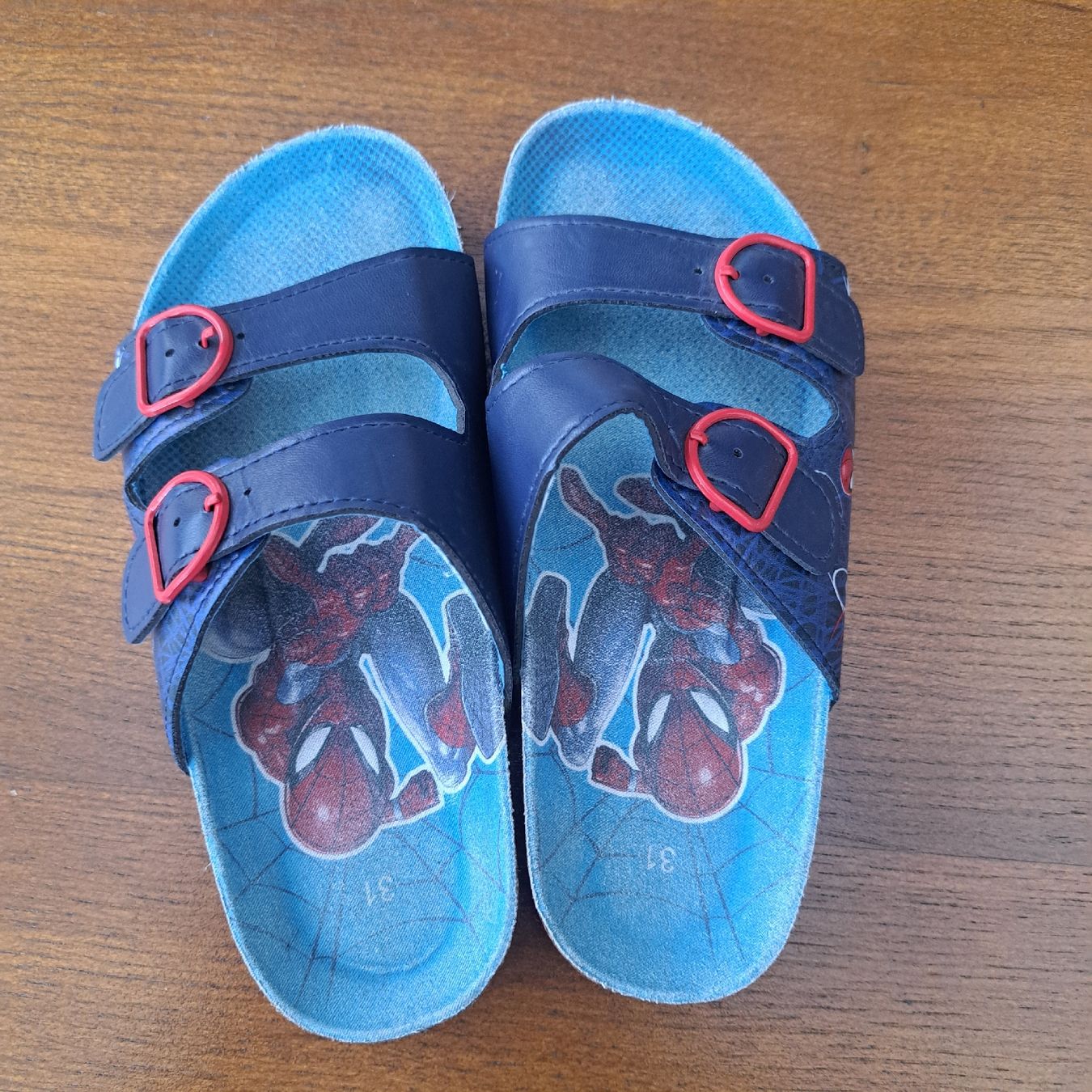 Schuhe für Jungen: Sandale Spiderman Kinder Grösse 31 gebraucht – Gebraucht aus Kriegstetten von Jakasi