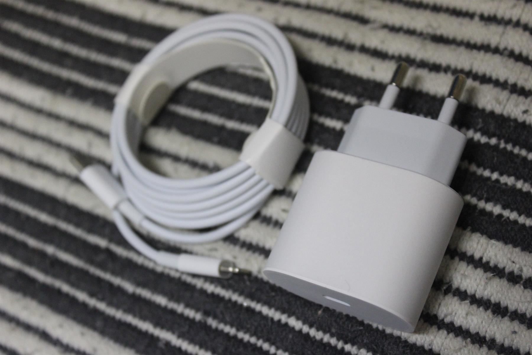 Caricabatterie: 20W PD Ladegerät +kabel 2Meter  iphone – Nuovo (secondo la descrizione) da Kirchdorf AG venduto da Aarereussshop 4