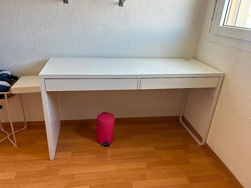 Schreibtische: Bureau blanc avec 2 tiroirs  bon état – Gebraucht aus Apples von ABATilleul 1