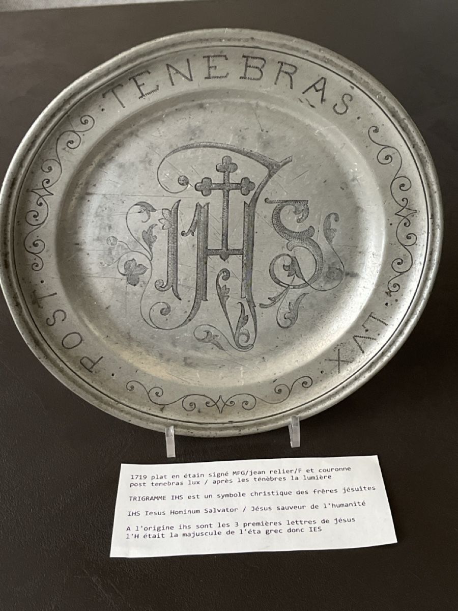 Plateaux: Plat en étain 1719 – D'occasion à Prangins par Rodard8