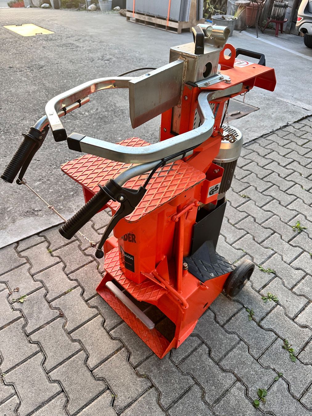 Tutte le macchine: Holz-Spaltmaschine – Usato da Tägerschen venduto da Dakan 1