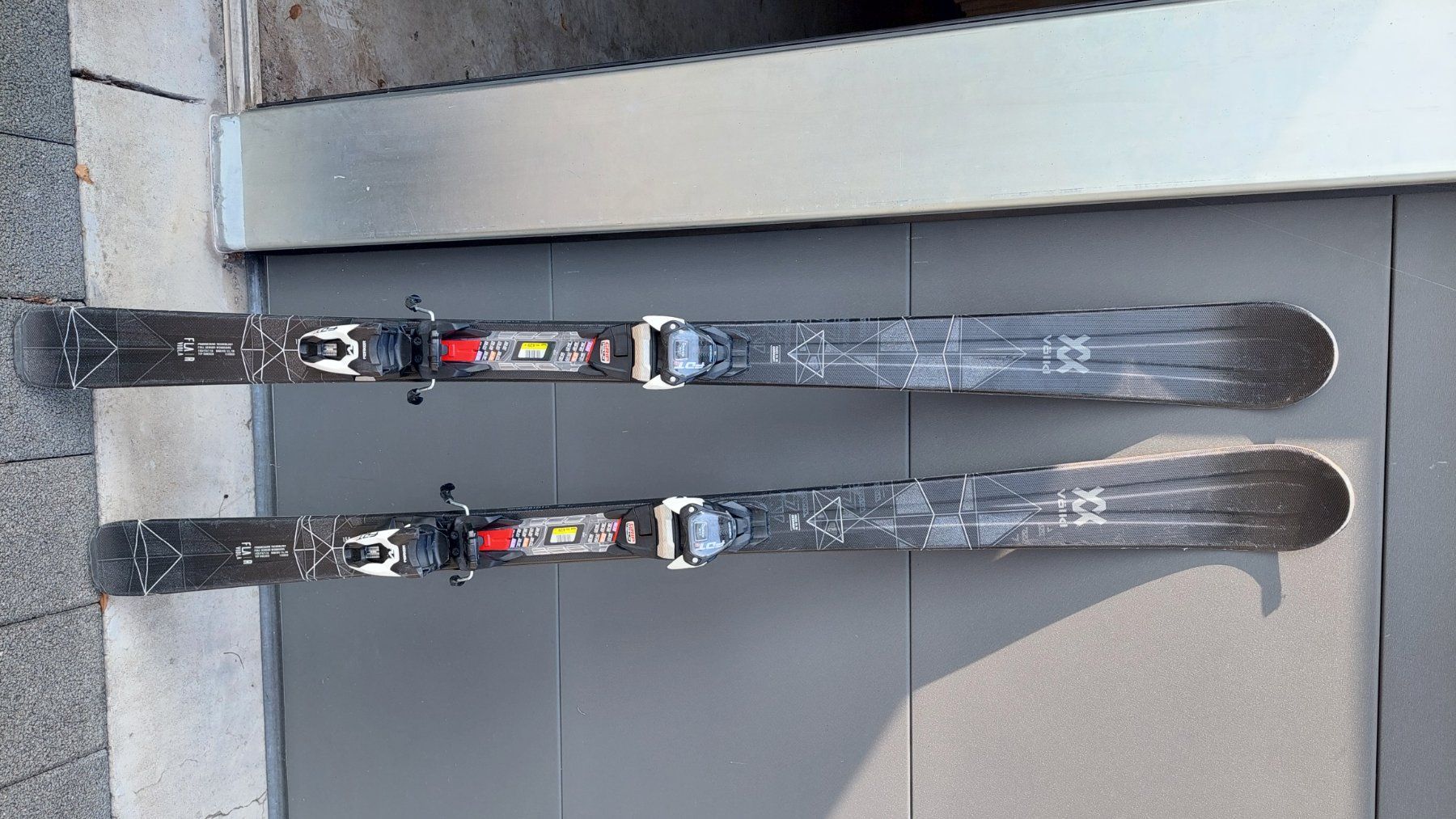 Völkl Sci: Volkl FLAIR Viola Ski, 156cm – Usato da Kaltbrunn venduto da AB92