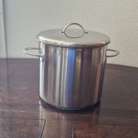 Großer Edelstahltopf NSN 18/10 mit Deckel, Swiss Made,6,5 L