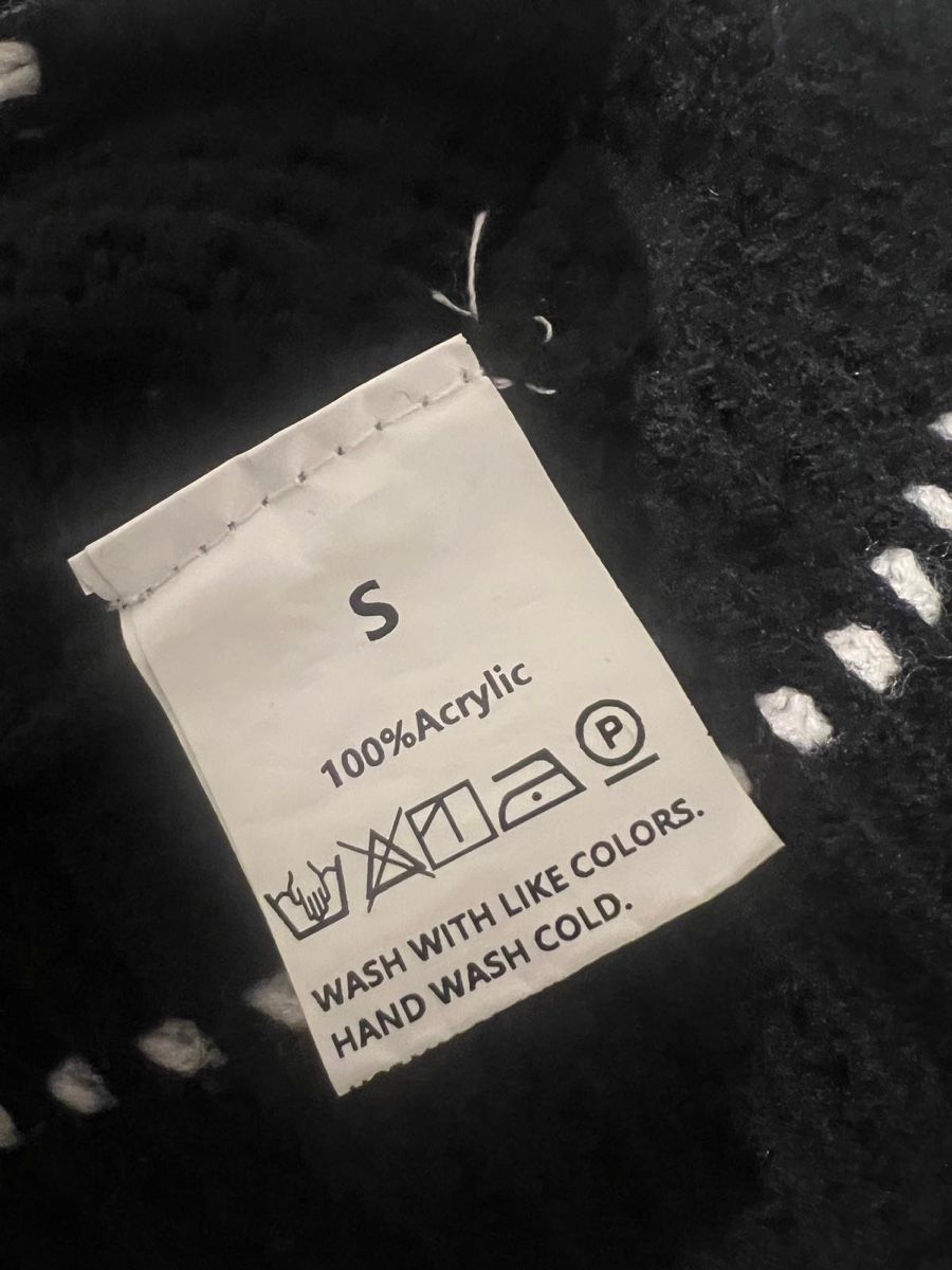 Pullover & Sweatshirts: Pull noir et blanc taille S - – Gebraucht aus chamoson von agr_y2m5 3