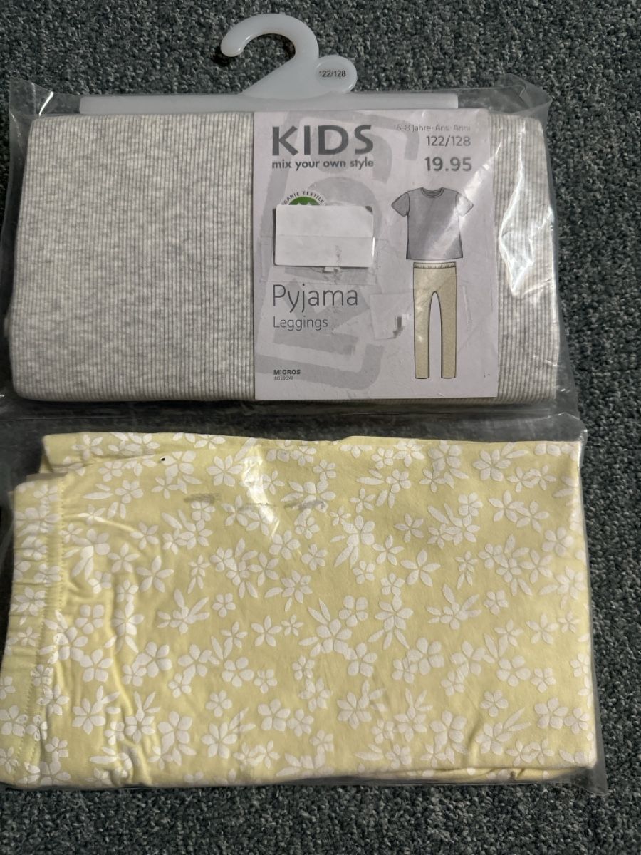 Migros Pigiama & Simili: Pyjama Gr 122/128 neu – Nuovo e nell'imballaggio originale da Baltschieder venduto da YmroBe