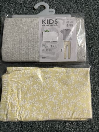 Pyjama Gr 122/128 neu