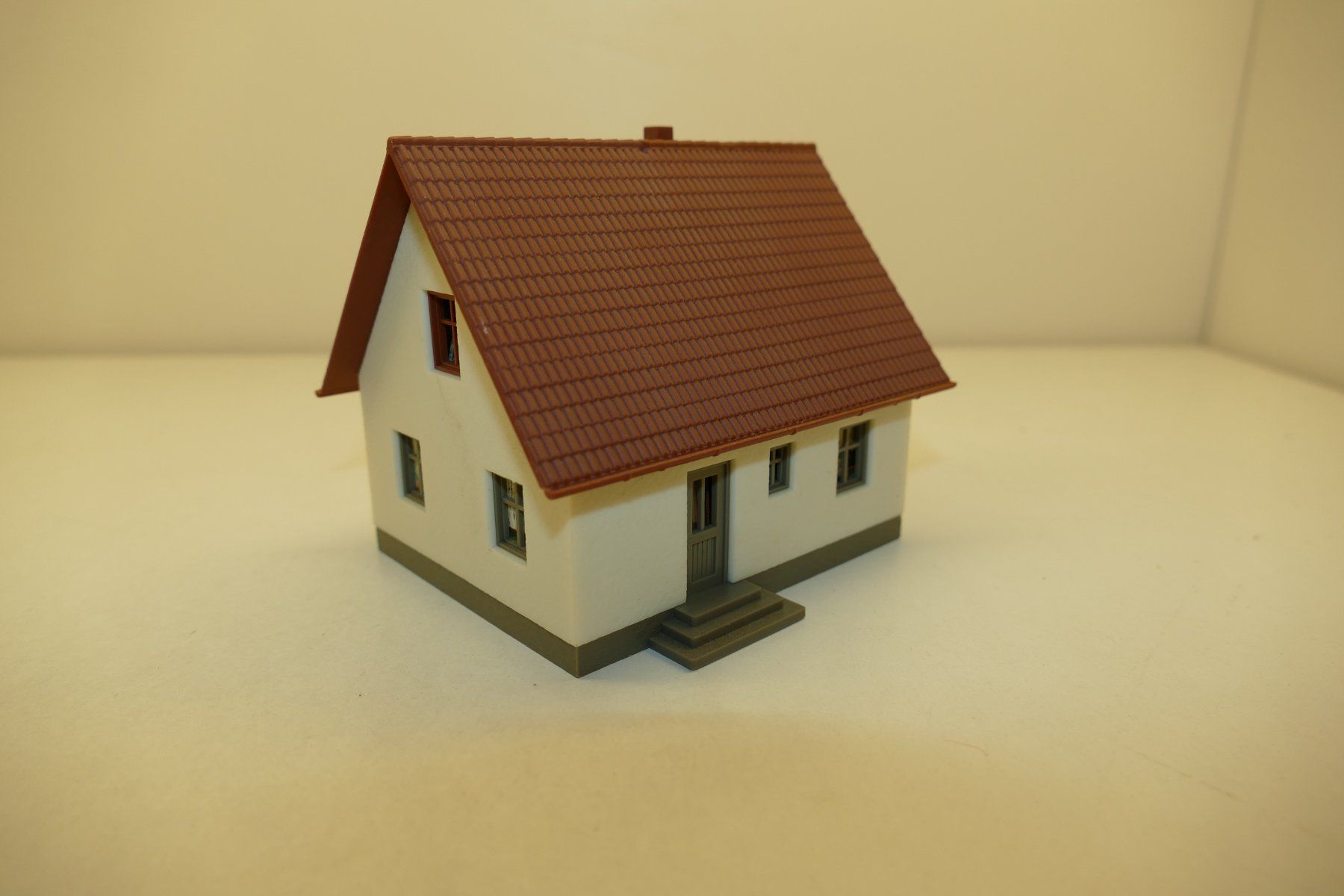 Faller Modelleisenbahnen: Faller H0: Einfamilienhaus – Gebraucht aus Niederhasli von rail-duerst