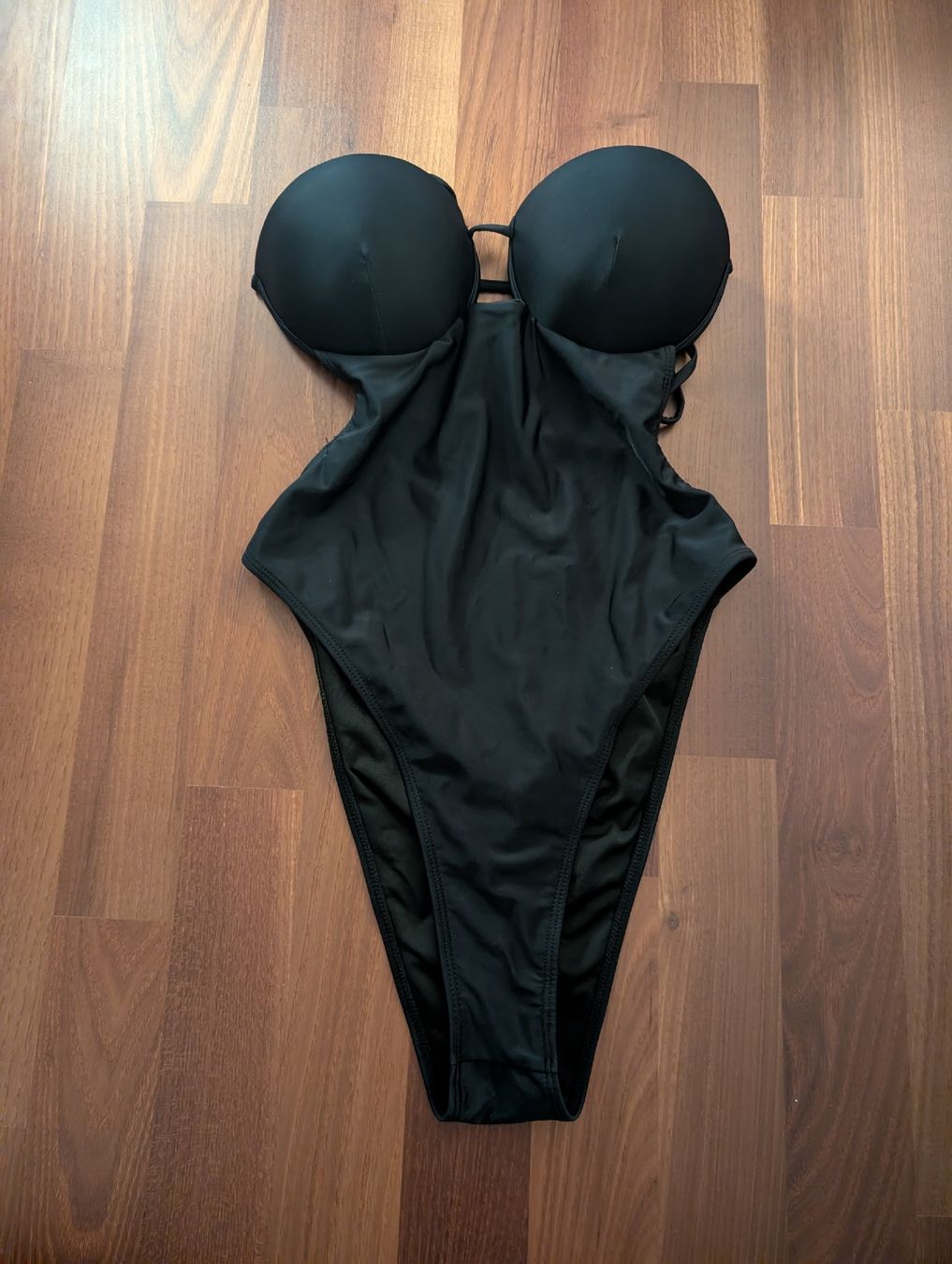Badekleider & Bikinis: Schwarzer Push-up-Badeanzug mit Schnürung Gr. L – Neu (gemäss Beschreibung) aus Lufingen von Kappi90
