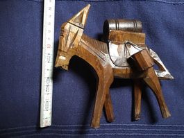 Handgeschnitzter Esel aus Holz -