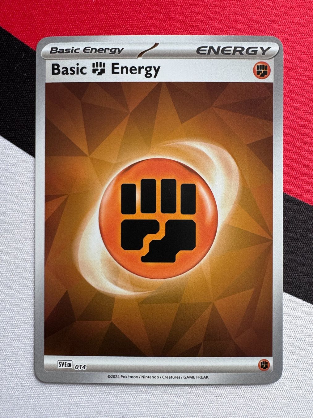 Pokémon Carte collezionabili: Pokémon TCG - Basic Fighting Energy Reverse Holo (SVE014) – Nuovo (secondo la descrizione) da Oberwil BL venduto da Chelsea26