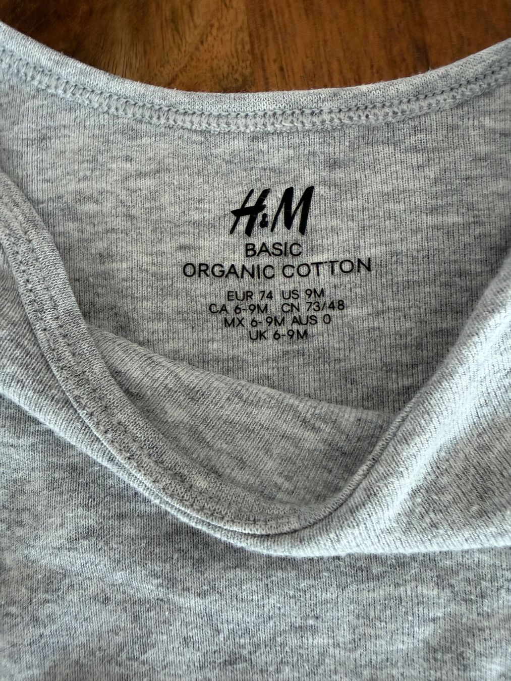 H&M Unterwäsche: 2 Kurzarm-Bodies, H&M, Grösse 74 – Gebraucht aus Haslen AI von s176 2