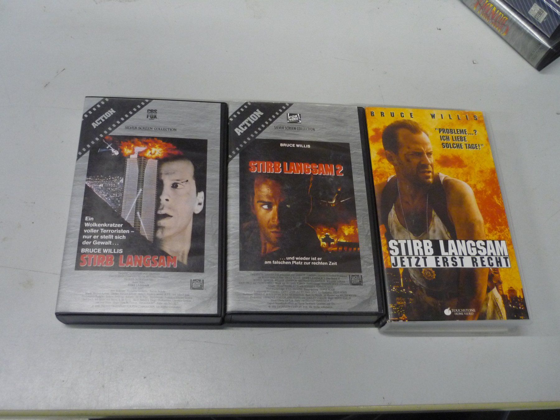 Alle VHS: 3x VHS - Action - Stirb Langsam 1 2 3 teil Bruce Willis – Gebraucht aus Beringen von Flatretriever