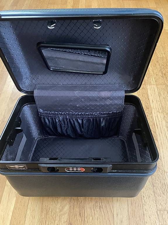 Valigie: Kosmetikkoffer mit Code – Usato da Wettingen venduto da vpr_9gz6 2