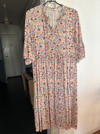 Kleid Blumenmuster Gr. S (S/M), Viscose
