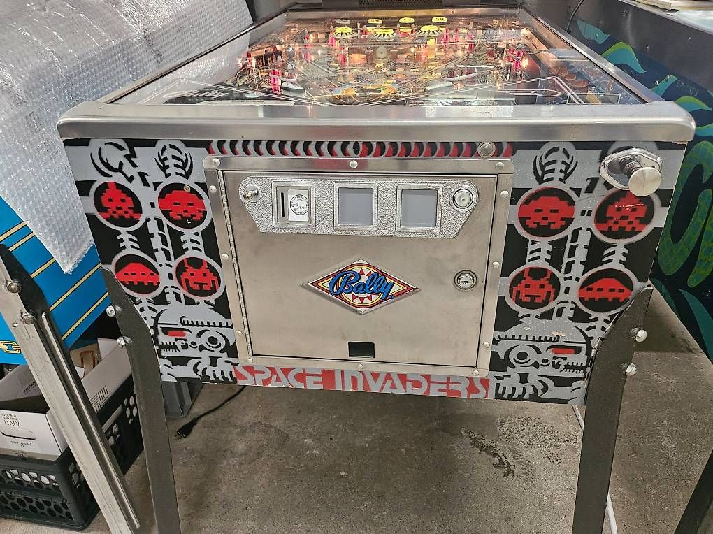 Flipper: Flipper Bally Space Invaders – Usato da St. Gallen venduto da Skydive0 2
