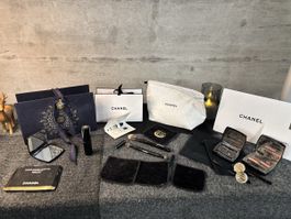 Chanel Set (Spiegel, Pinsel etc.)
